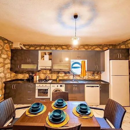 Villa Deniz Manzarali Tas Uyku 2 *